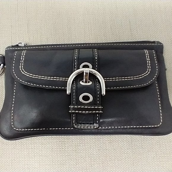 COACH Handbags - COACH BLACK BUCKLE FRONT WRISTLET